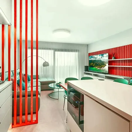 Apartment 4 Bedrooms Teatro Pace