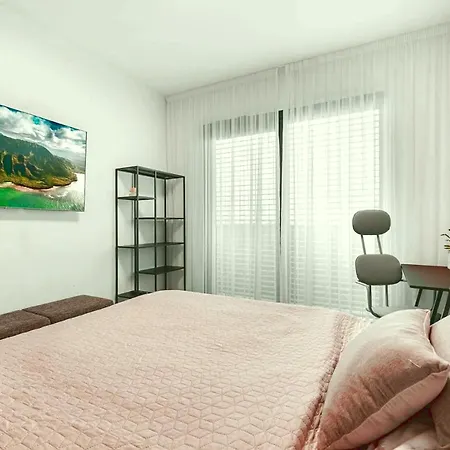 4 Bedrooms Teatro Pace Apartment Rome