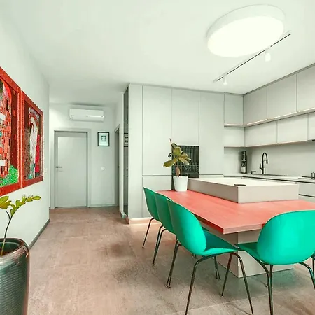 4 Bedrooms Teatro Pace Lejlighed Rom