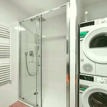 4 Bedrooms Teatro Pace Apartment *