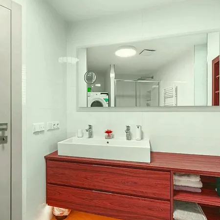 Lejlighed 4 Bedrooms Teatro Pace *