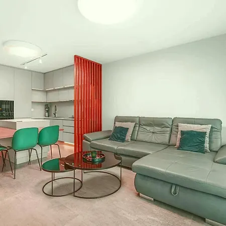 4 Bedrooms Teatro Pace Lägenhet